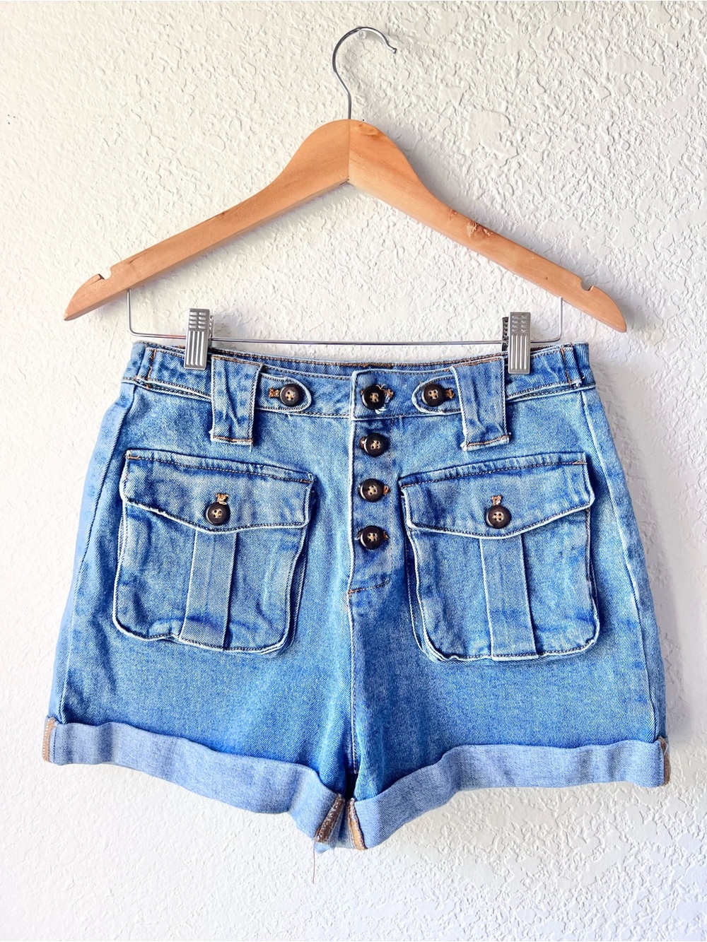 A loves A Cuffed Button Front Cargo Jean Shorts Sz 29